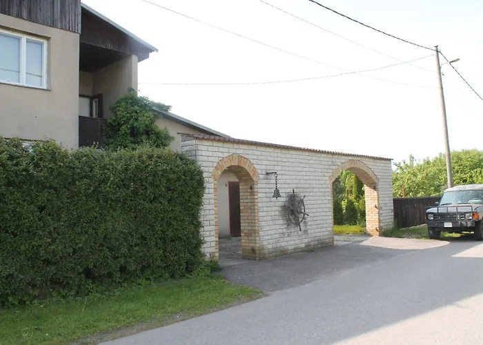 Roheline Vaikus * بارنو